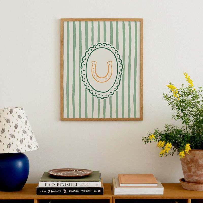 Striped Horseshoe Print - Image 5
